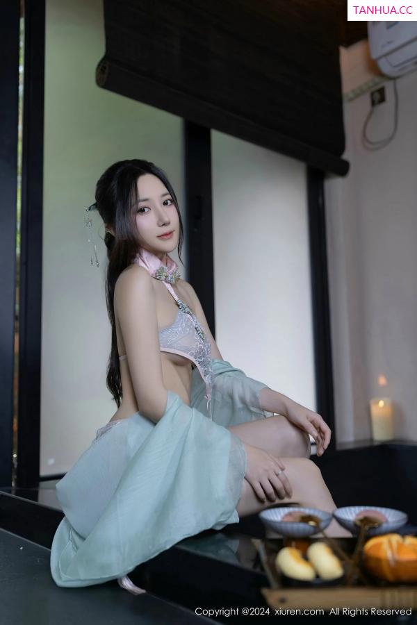 鱼子酱fish  [XiuRen]高清写真图 2024.04.19 No.8428 鱼子酱Fish 美腿性感第12张图片